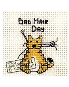 Mouseloft borduurpakket poes met een slechte snorhaar dag 009-001 telpatroon