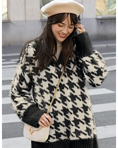 Phildar Dames Poncho breien van Phil Beaugency. 