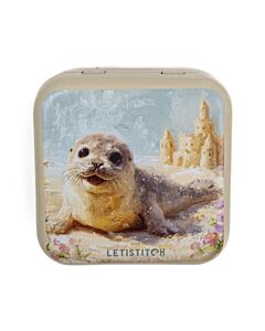 Letistitch metalen naaldendoosje zwarte kat tussen de bloemen