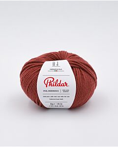 Phildar Phil Merinos 6 kl.Acajou is een zachte draad van 100% merino wol voor naalden 6.0mm.