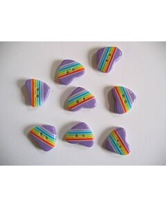 Paarse hartjes knopen met geklerude strepen erdoor