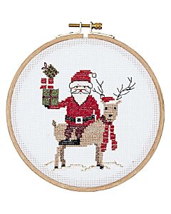 Borduurpakket kerstman met rendier incl borduurring van Rico.
