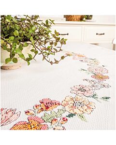 Borduurpakket tafelkleed met telpatroon  bloemenkrans Rico design  80282.52.21