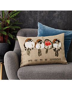 Kussen borduurpakket it's ok to be different vogels van Permin  83-3150