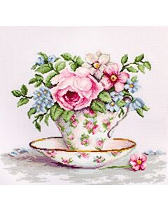 Borduurpakket Blooms in a Tea Cup om te borduren van Luca-s BA2321