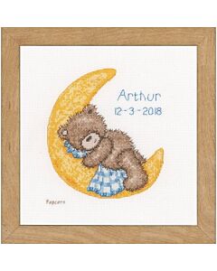 Vervaco borduurpakket geboortetegel Popcorn the Bear slaapt op de maan pn-0166518 om te borduren. 