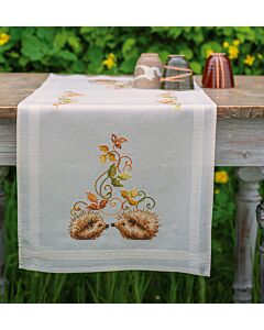 Borduurpakket tafelloper egeltjes en herfstbladeren van Vervaco PN-0147748 voorbedrukt