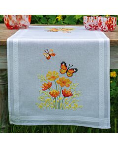 Borduurpakket tafelloper Oranje bloemen en vlinders van Vervaco pn-0187941