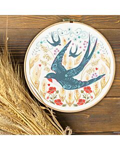 Bothy Threads vrij borduurpakket Folk Swallows EKP04 voorbedrukt