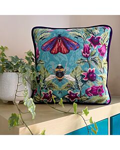 Bothy Threads borduurkussenpakket deadly nightshade TAM1 voorbedrukt in halve kruissteek 