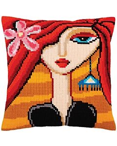 Voorbedrukt kruissteek kussen girl with turquoise earring cda 5281