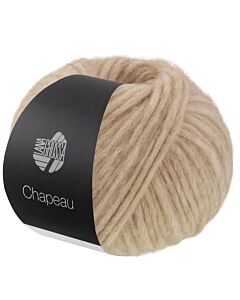 Lana Grossa Chapeau kleur 18 beige is een luchtige draad in kettingstructuur voor naalden 7.0-8.0mm. Met Chapeau brei of haak je lekkere warme vesten, truien, dekens en accessoires.