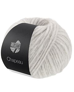 Lana Grossa Chapeau kleur 18 beige is een luchtige draad in kettingstructuur voor naalden 7.0-8.0mm. Met Chapeau brei of haak je lekkere warme vesten, truien, dekens en accessoires.