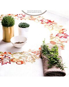 Voorbedrukt  tafelkleed herfstkrans in platsteek van Rico om te borduren 90x90cm