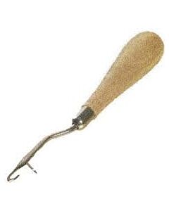 Een knoophaak speciaal voor te knopen.