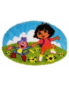 Dora & Boots in the country knoopkleed