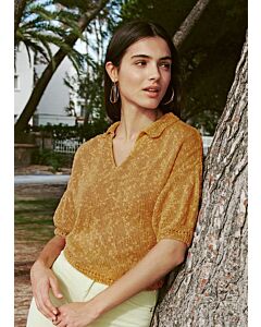 Deze zomerse trui is onmisbaar in je zomer garderobe! Het poloshirt met 3/4 mouwen en een kraagje is gebreid van Lana Grossa Terra. Download gratis het breipatroon van deze trui en ga aan de slag.

Shop de benodigde bollen los of shop het breipakket inc