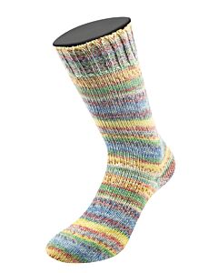 Lana Grossa Landlust Die Sockenwolle kl.331 (geel/groen/rood/blauw) is een serie sokkenwol van 55% wol, 25% polyamide & 20% zijde.