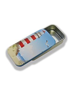 Letistitch vuurtoren naaldendoosje incl. magneet

Handig metalen naaldendoosje inclusief magneetje, raak nooit meer je naalden kwijt! Afmeting van het doosje is 50x25x10 mm, dus genoeg ruimte van al uw naalden.