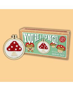 Crafty Mini Kit borduurpakket matchbox paddenstoel MB-059 incl. kleine borduurring & sleutelhangertje