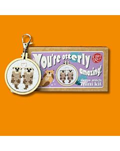 Crafty Mini Kit borduurpakket matchbox otter liefde MB-083 incl. kleine borduurring & sleutelhangertje
