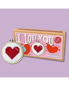 Crafty Mini Kit borduurpakket matchbox rood hart MB-145 incl. kleine borduurring & sleutelhangertje