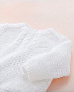 Phildar baby truitje met kleine kabeltjes van Phil Caresse