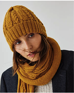 Phildar muts met kabels breien van Phil Caresse (250,m1)