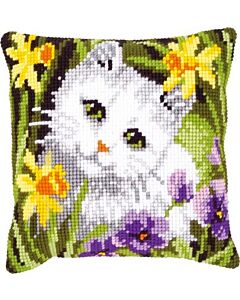 Vervaco borduurpakket kruissteek kussen witte poes in narcissen pn-0147362