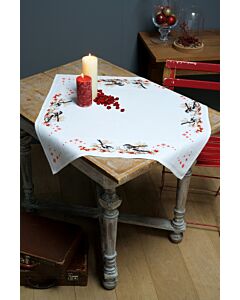 Borduurpakket tafelkleed met telpatroon Staartmeesjes en rode bessen om te borduren  pn-0164896