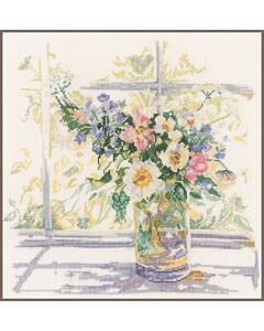 Borduurpakket Bloemen in zonlicht op kaaslinnen van lanarte pn-0168743