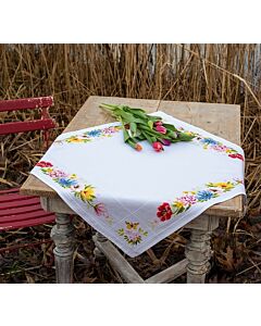 Borduurpakket tafelkleed met telpatroon Kleurige bloemen om te borduren PN-0183789
