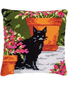 Borduurpakket borduurkussen poes tussen bloemen in kruissteek Vervaco pn-0184395