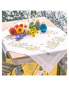 Vervaco tafelkleed borduren lavendel PN-0201841 voorbedrukt, dit borduurpakket is ook verkrijgbaar in een tafelloper.
