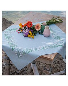 Vervaco borduurpakket tafelkleed pastel bloemen PN-0222421 voorbedrukt