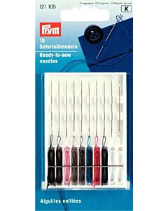 Naainaalden van Prym met ingeregen draad.