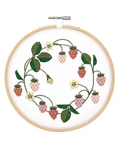 Rico Design borduurpakket aardbeien krans voorbedrukt in spansteek