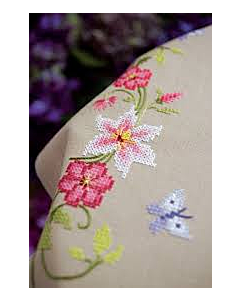 Borduurpakket voorbedrukte loper roze bloemen met vlinders