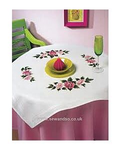  Borduurpakket tafelkleed bloemen met platsteek om te borduren voorbedrukt