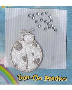 Kapoentje zilver met wit en een blaadje van strasssteentjes.