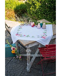 Vervaco borduurpakket tafelkleed bloemen met vlinders pn-0164449 voorbedrukt