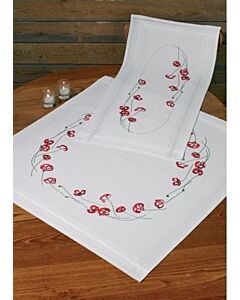 Voorbedrukte loper klaprozen in platsteek 40x80 cm van Permin 63-9851