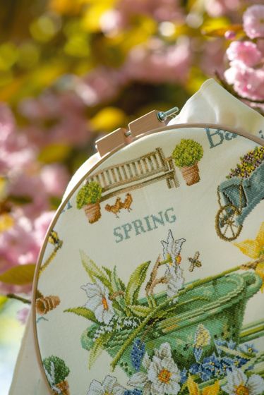 Lanarte borduurpakket lente in de tuin van Marjolein Bastin borduren pn-0007964