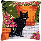 Borduurpakket borduurkussen poes tussen bloemen in kruissteek Vervaco pn-0184395