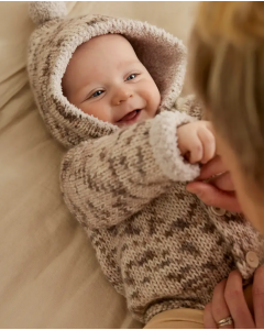 Phildar baby jasje breien van Phil Melodie & Douce, een leuk en schattig baby jasje met een melange effect.