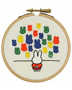 Pako borduurpakket vrij borduren Nijntje in het museum van Dick Bruna 196-001
