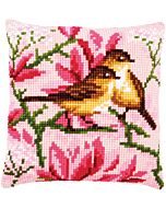 Borduurpakket kruissteekkussen vogeltjes tussen magnolia van Vervaco PN-0191035