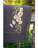 Borduurpakket tafelloper margrietjes van Vervaco PN-0195334 voorbedrukt