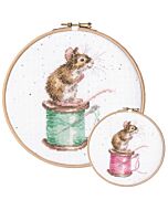 othy Threads sew it begins xhd114. Het borduurwerk in kruissteek, Franse knoopen stiksteek is ca. 15cm doorsnede groot.

Bothy Threads sew it begins xhd114