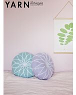 Scheepjes Dandelion Clock kussen haken van Colour Crafter en Panda uit Yarn 11 Lila